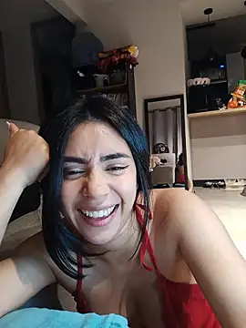 sara-215 - Sara-215's free webcam