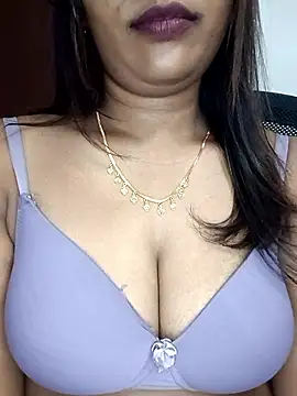 Tamil_kavinila