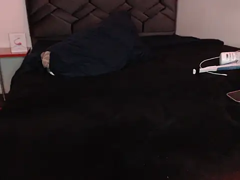 danypalmer (M young) - Show cum in the belly