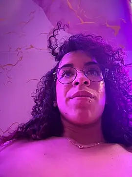 Woo_isDaphne live sex cam