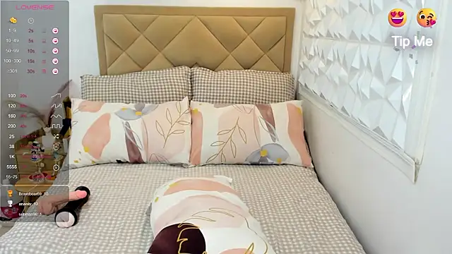 TsHeartXxx live sex cam