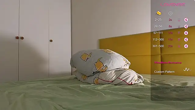 AliceKingsleigh live cam profile