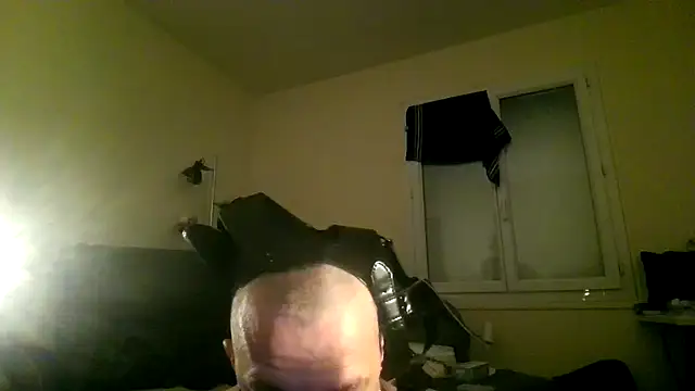 nyctalopie8579 - Nyctalopie8579's free webcam - UK Sex Cams