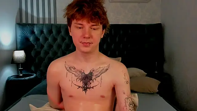 kevinmilky (M twink) - full naked