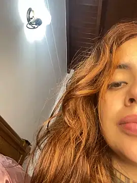 erosxxxafrodita (G young) - Fingers in my pussy, make it wet👆🏼🌸