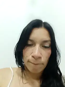 Webcam Model (VelvetKiM_91)  is live.Free join now!