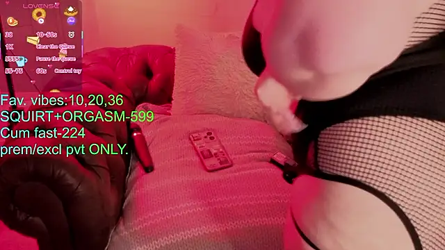 MilanaSkyingg webcam