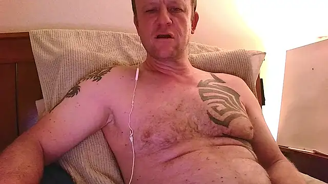 yournaughty - Yournaughty's free webcam - UK Sex Cams