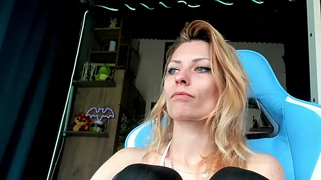 karo123421 - Karo123421's free webcam - UK Sex Cams