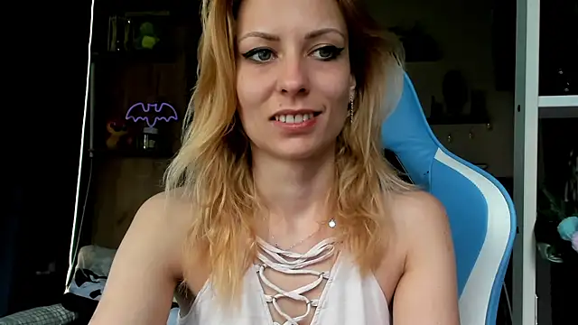 karo123421 - Karo123421's free webcam - UK Sex Cams