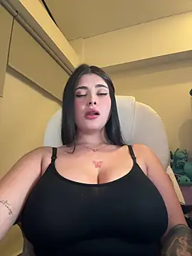 Webcam Model (misslollipop04)  is live.Free join now!