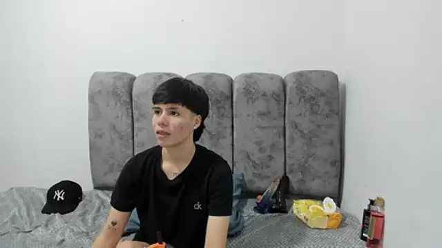 bruno_cruzz - Bruno_Cruzz's free webcam