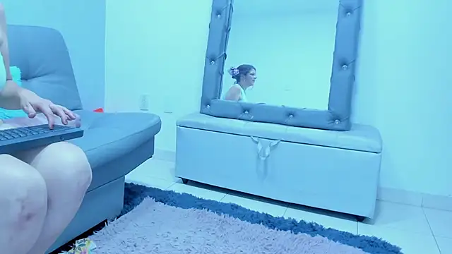 shantall_cruzz webcam