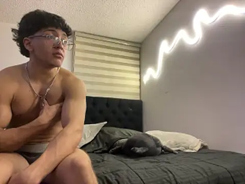 DesireLuxe live sex cam