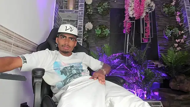 rpoolrboy - Rpoolrboy's free webcam - UK Sex Cams