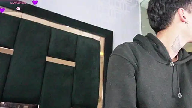 dark_eros_ (Ask my age) - pre  cum 🍆💦💜