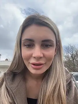 Webcam Model (SandraCarter)  is live.Free join now!