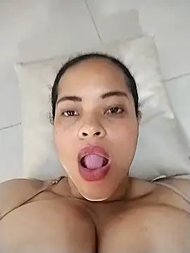 Webcam Model (sweetpe)  is live.Free join now!