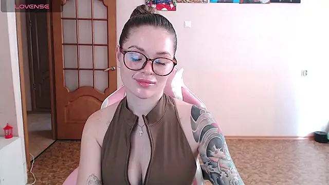 miaacatt - Miaacatt's free webcam - UK Sex Cams