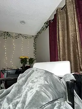 Shuggabutt Live Webcam on Stripchat