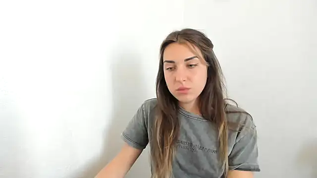 summmmersky1 - Summmmersky1's free webcam - UK Sex Cams