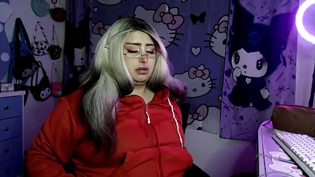 lussyevans24 - Lussyevans24's free webcam - UK Sex Cams