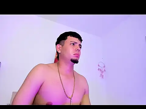 kriss_matte22 - Kriss_matte22's free webcam - UK Sex Cams