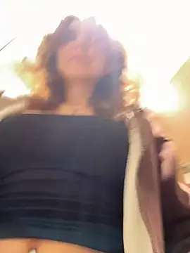 QuitieLia live sex cam