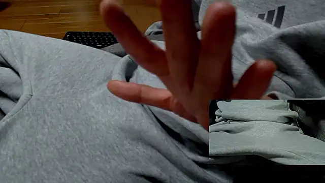 Yasu2000 live sex cam