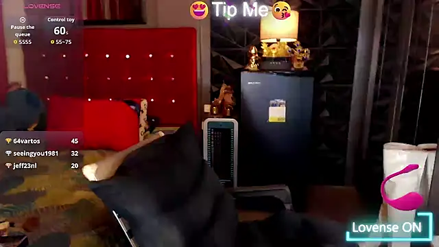 voyeur nude BombshellMARIA