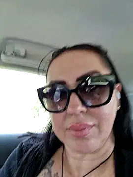 Webcam Model (SEXY-ZOE)  is live.Free join now!