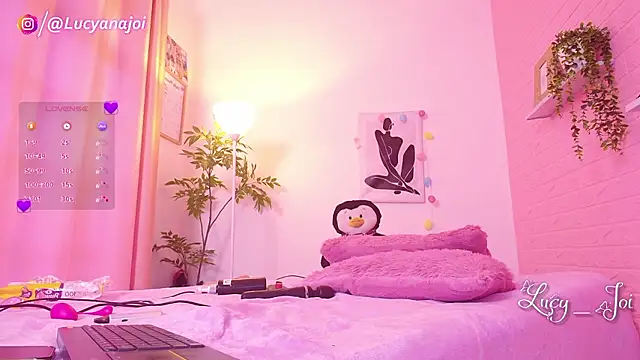 Lucyanajoi webcam