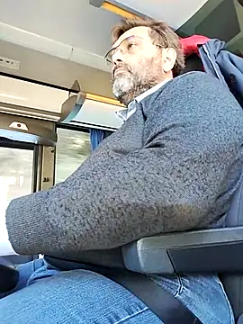 necroforo (M mature) - Senza masturbarmi e venire fino al goal