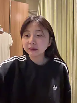 美女LXR77887在线直播