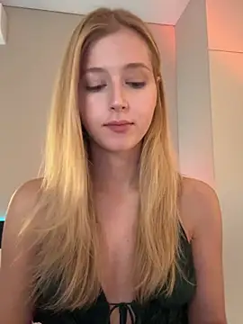 lunarase (F young) - Take off your shorts