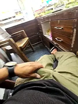 thestraightmen (M young) - Show monster