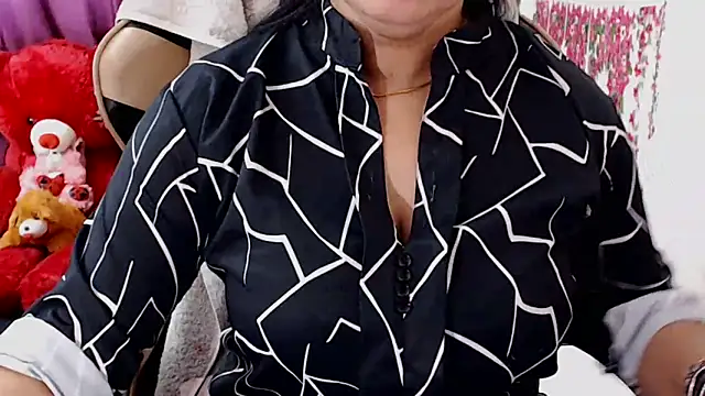 cute_shanaya_143 - Cute_Shanaya_143's free webcam - UK Sex Cams