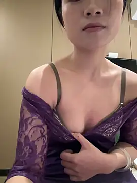 qingzi1218 (F young) - 大二学生，完成目标大厅自慰 3min