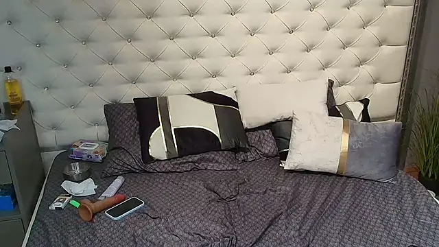 amiellarose (F young) - BlowJob Show