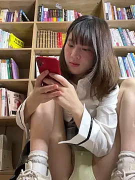 美女littleqiu在线直播