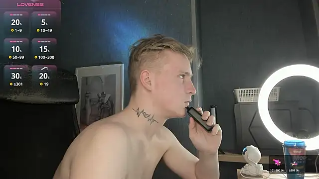 AlexxSweet live sex cam