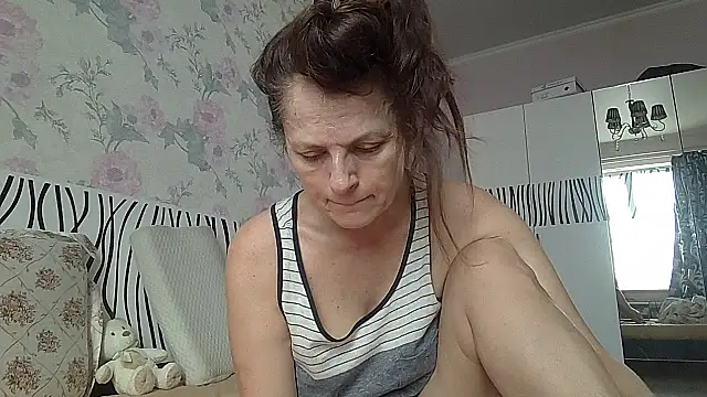 LindaStarS live sex cam