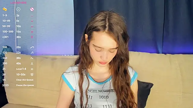 lovelyalivia live sex cam