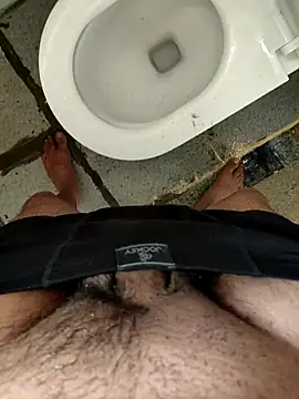 kingcobraclassy (Ask my age) - 3rd Cumshot in 12hours