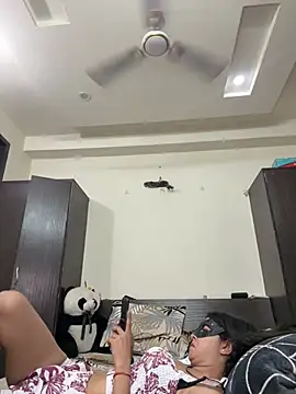 Webcam Model (raavigirl)  is live.Free join now!