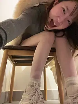 美女littleqiu在线直播