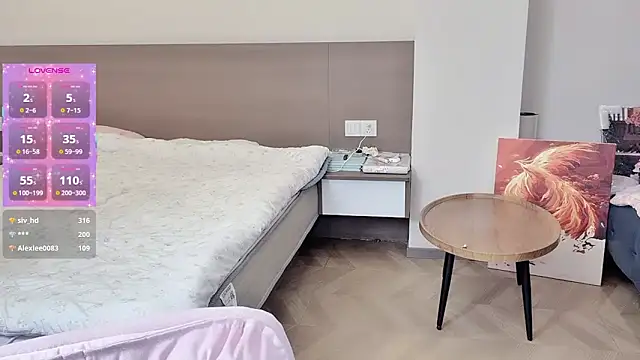 美女-ruoruo-在线直播