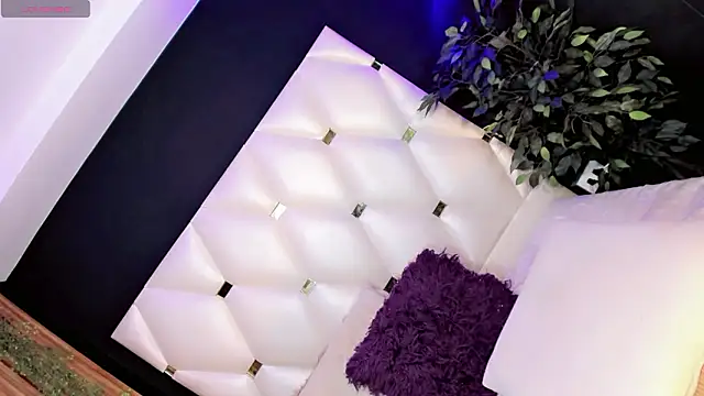 diiva_smiith - Diiva_Smiith's free webcam - UK Sex Cams