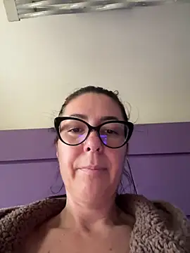 Webcam Model (eveangelll)  is live.Free join now!