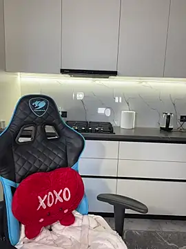 curlylara - CurlyLara's free webcam - UK Sex Cams